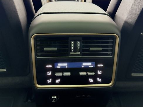 New 2026 Porsche Cayenne image 28