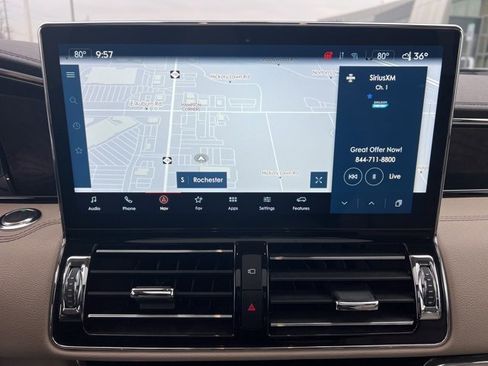 Used 2024 Lincoln Navigator Reserve image 31