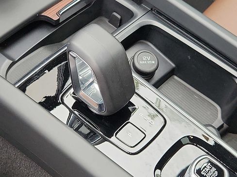 Certified 2025 Volvo XC60 T8 Plus w/ Climate Package AWD/4WD image 14