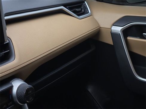 Used 2024 Toyota RAV4 XLE image 30