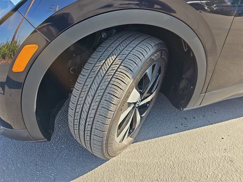 Certified 2023 Volkswagen ID.4 Pro image 31