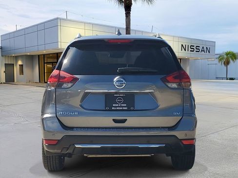 Certified 2020 Nissan Rogue SV FWD image 6