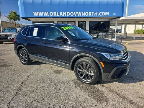 Used 2024 Volkswagen Tiguan SE FWD image 1