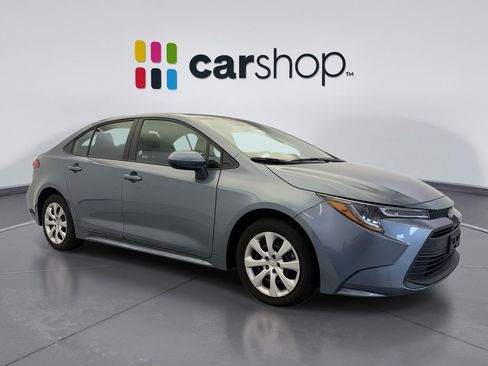Used 2025 Toyota Corolla LE FWD image 7