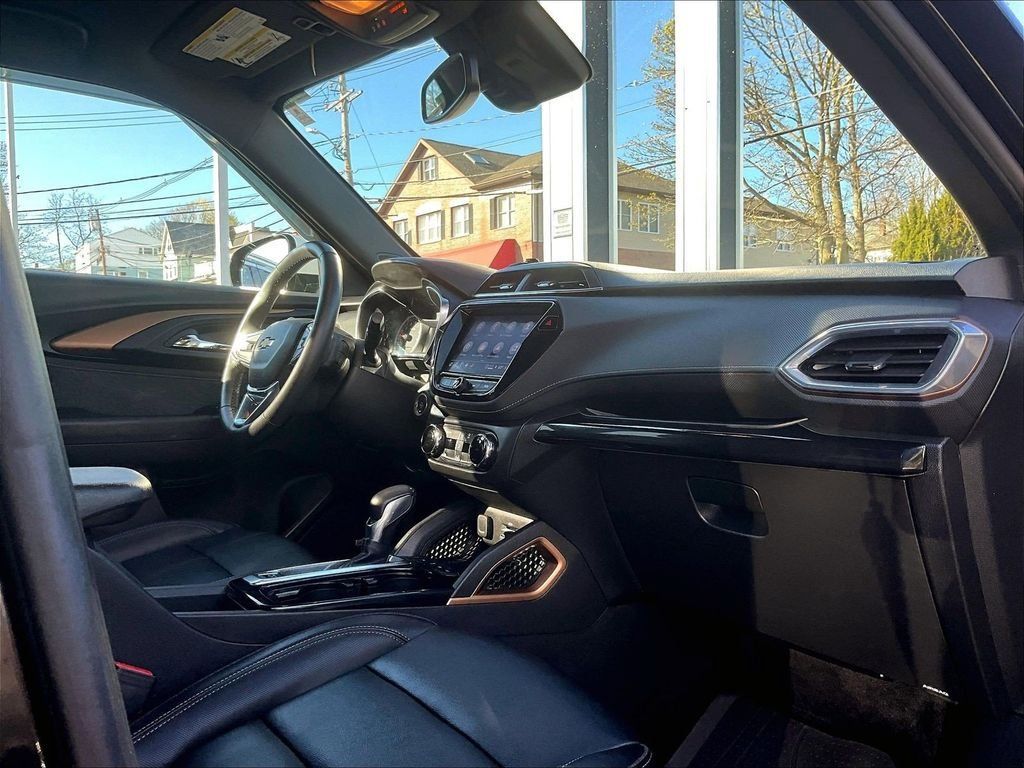 Used 2022 Chevrolet TrailBlazer ACTIV w/ Technology Package AWD/4WD image 14
