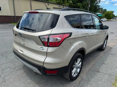 Used 2018 Ford Escape SE AWD/4WD image 5
