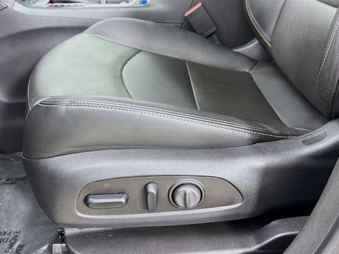 Used 2020 Chevrolet Equinox LT w/ Sport Edition FWD image 20