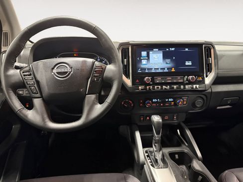 Used 2025 Nissan Frontier SV w/ SV Convenience Package AWD/4WD image 11