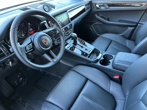 Used 2026 Porsche Macan AWD/4WD image 4