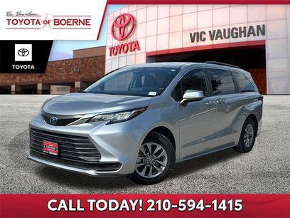 Certified 2022 Toyota Sienna LE