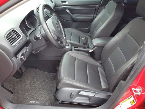 Used 2014 Volkswagen Jetta SportWagen image 5