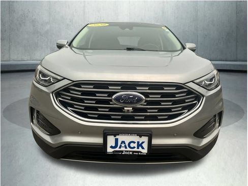 Used 2020 Ford Edge Titanium w/ Equipment Group 301A AWD/4WD image 10