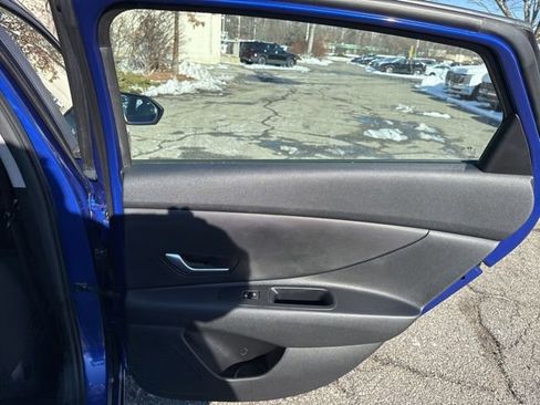 Used 2023 Hyundai Elantra SEL image 27