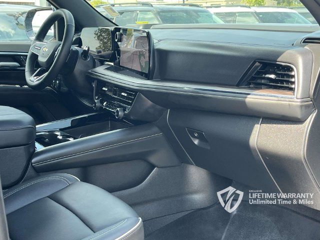 Used 2025 Chevrolet Tahoe Premier AWD/4WD image 31