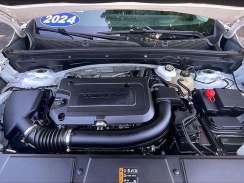 Used 2024 Buick Envision Preferred AWD/4WD image 10