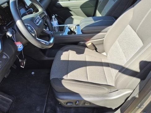 Used 2025 GMC Acadia Elevation image 5