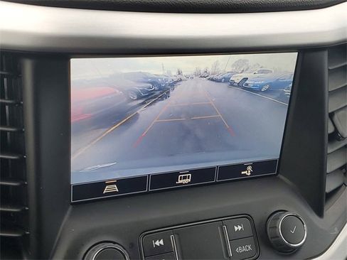 Used 2023 GMC Acadia SLE w/ Driver Convenience Package image 28