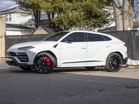 Used 2022 Lamborghini Urus image 5