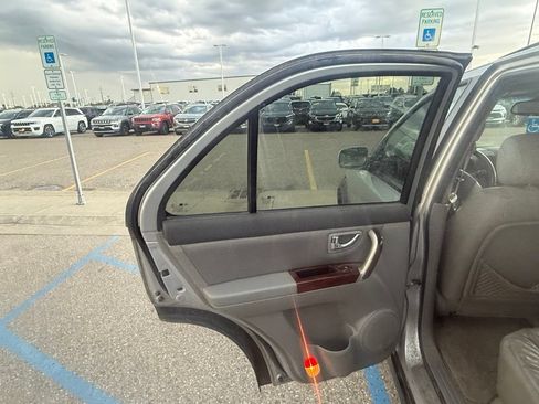 Used 2006 Kia Sorento EX AWD/4WD image 12