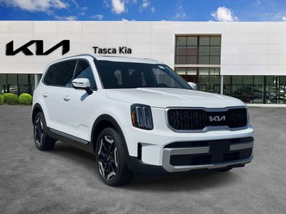 Used 2023 Kia Telluride EX w/ EX Captain's Chair Package