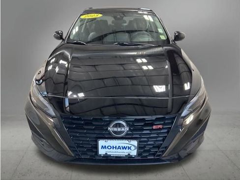 Used 2023 Nissan Altima 2.0 SR FWD image 9