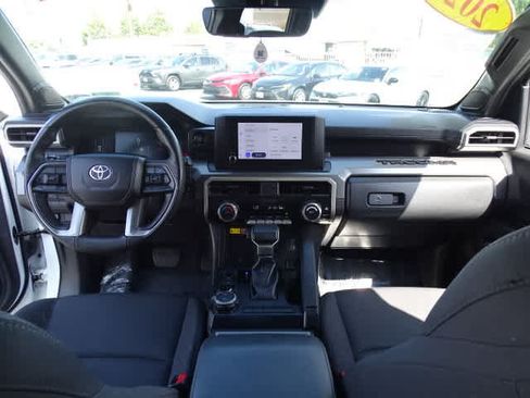 Certified 2024 Toyota Tacoma SR5 w/ SR5 Upgrade Package AWD/4WD image 24