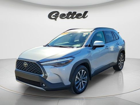 Used 2024 Toyota Corolla Cross XLE w/ Convenience Package image 8