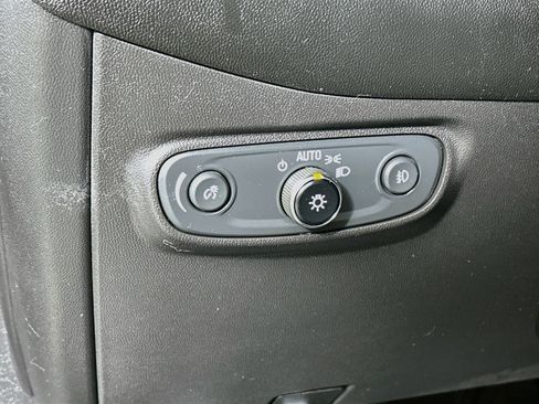 Used 2021 Chevrolet Equinox LT FWD image 10