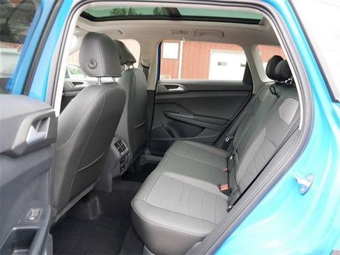 New 2025 Volkswagen Taos SE image 8