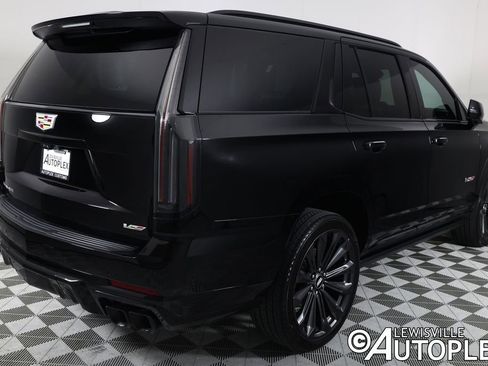 Used 2025 Cadillac Escalade V AWD/4WD image 5
