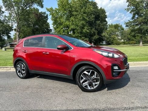 Used 2020 Kia Sportage EX w/ Option Group 15 AWD/4WD image 2