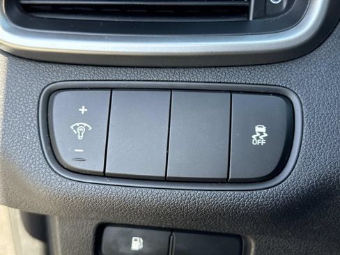 Used 2017 Kia Sorento L FWD image 38