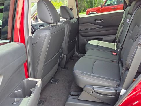 New 2026 Nissan Pathfinder SL FWD image 5