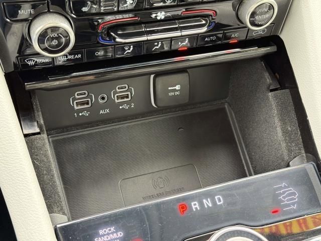 Used 2021 Jeep Grand Cherokee L Overland w/ Luxury Tech Group IV AWD/4WD image 32