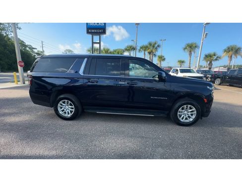 Used 2024 Chevrolet Suburban LT AWD/4WD image 9