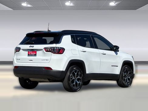 Used 2025 Jeep Compass Limited AWD/4WD image 9