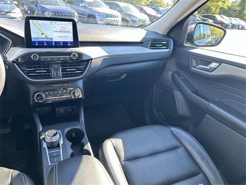 Used 2022 Ford Escape SEL image 18