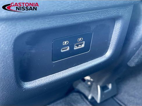 Used 2024 Nissan Pathfinder SL image 34