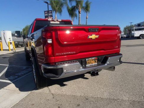 Used 2022 Chevrolet Silverado 2500 LTZ w/ LTZ Premium Package image 7