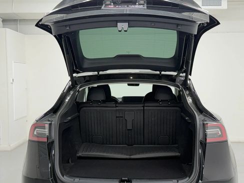 Used 2024 Tesla Model Y Long Range AWD/4WD image 87