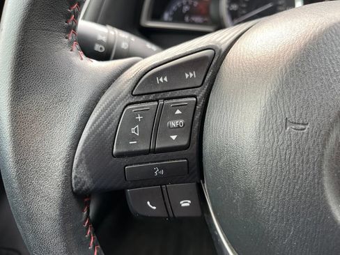 Used 2016 MAZDA MAZDA3 i Touring w/ Popular Equipment Package FWD image 16
