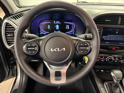 Used 2025 Kia Soul LX w/ LX Technology Package image 19