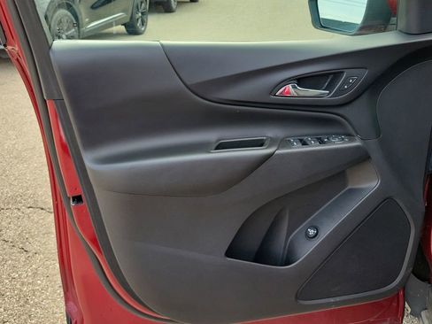 Used 2021 Chevrolet Equinox LT image 20