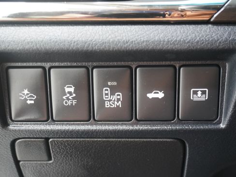 Used 2016 Toyota Avalon Limited w/ Toyota Safety Sense Package FWD image 28