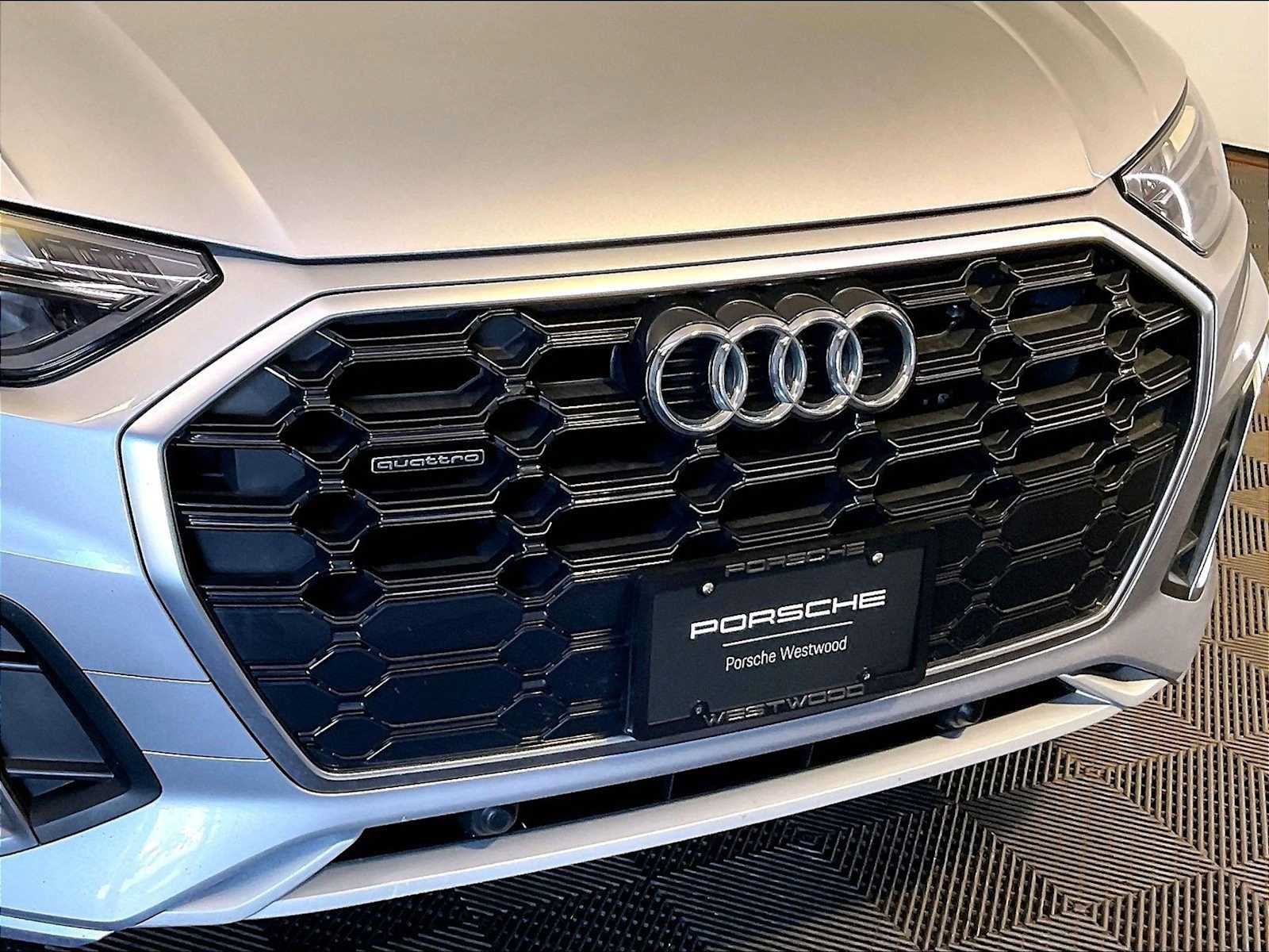 Used 2022 Audi Q5 2.0T Premium w/ Convenience Package AWD/4WD image 34