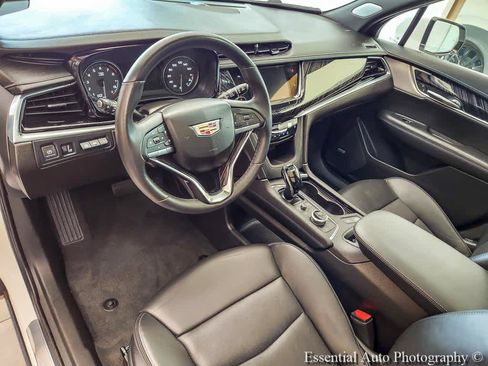 Certified 2023 Cadillac XT6 Premium Luxury w/ Technology Package AWD/4WD image 9