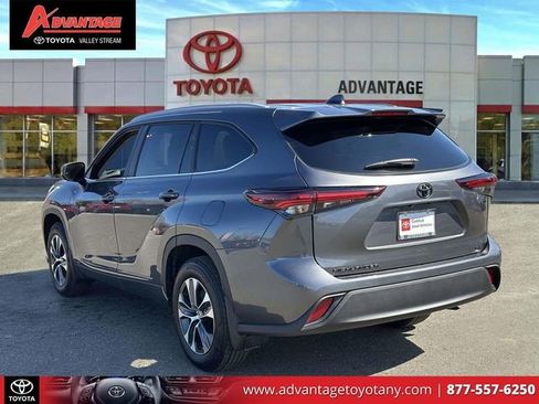 Certified 2025 Toyota Highlander XLE image 10