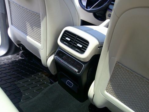 Used 2024 Mercedes-Benz GLS 450 4MATIC image 49