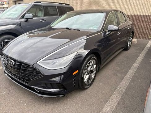 Used 2023 Hyundai Sonata SEL w/ Convenience Package FWD image 3