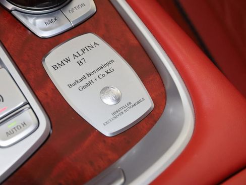 Used 2022 BMW ALPINA B7 xDrive w/ Luxury Rear Seating Package image 52